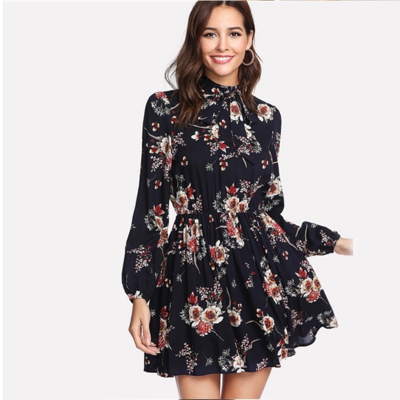 bluewinkz Dresses & Skirts - Black Floral Long Sleeve Dress